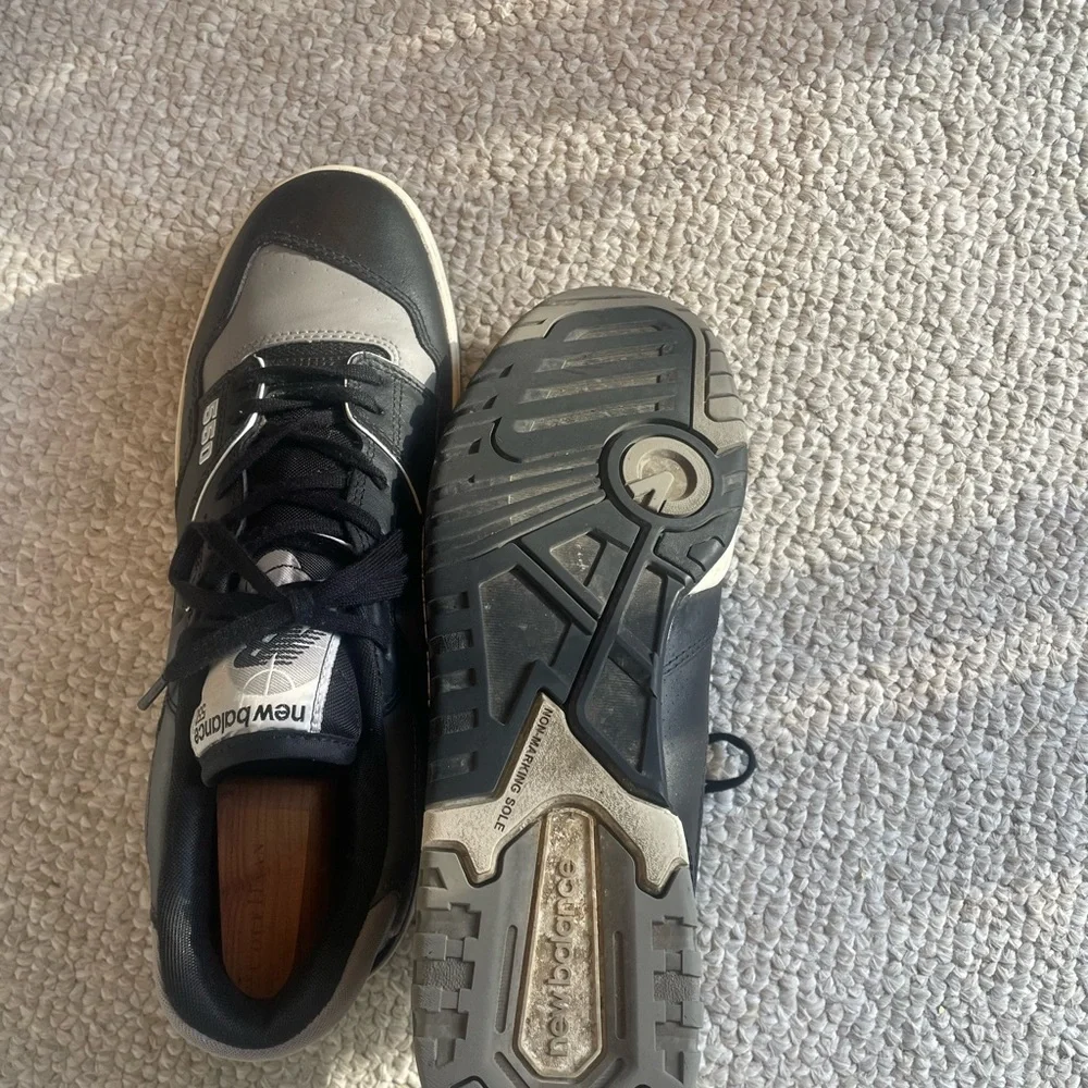 New Balance 550 Men's Black and Gray Shoes - Picture 3 of 6